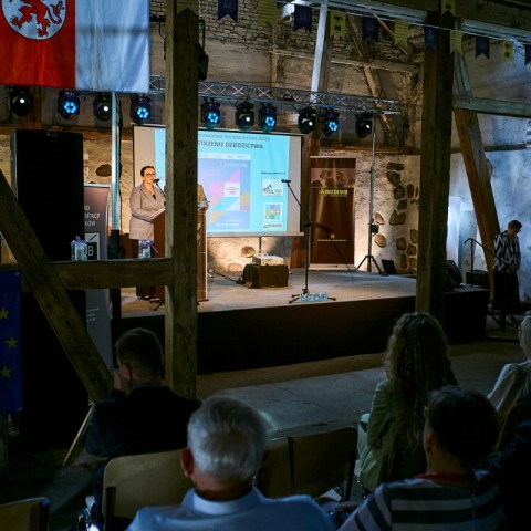 Powiększ obraz: Karlino, wnętrze sali 